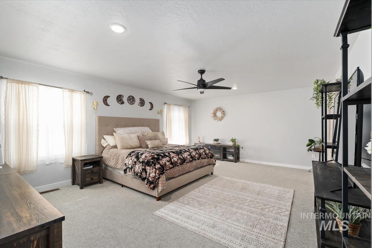 11359 W Langit St, Star, Idaho 83669, 4 Bedrooms, 2.5 Bathrooms, Residential For Sale, Price $545,000,MLS 98979100