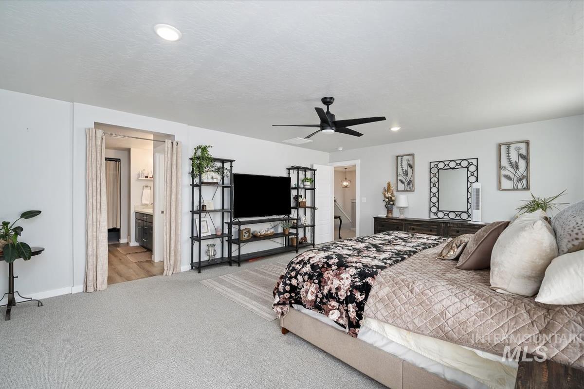 11359 W Langit St, Star, Idaho 83669, 4 Bedrooms, 2.5 Bathrooms, Residential For Sale, Price $545,000,MLS 98979100