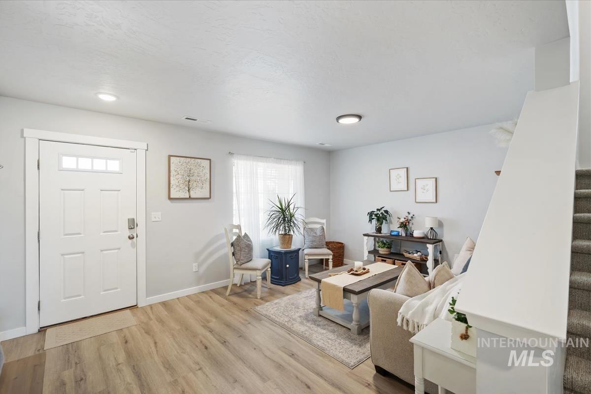 11359 W Langit St, Star, Idaho 83669, 4 Bedrooms, 2.5 Bathrooms, Residential For Sale, Price $545,000,MLS 98979100