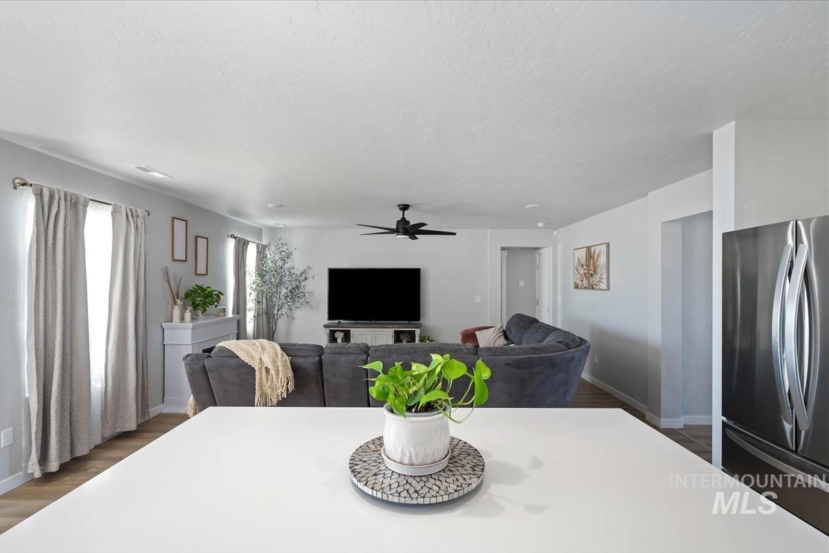 11359 W Langit St, Star, Idaho 83669, 4 Bedrooms, 2.5 Bathrooms, Residential For Sale, Price $545,000,MLS 98979100