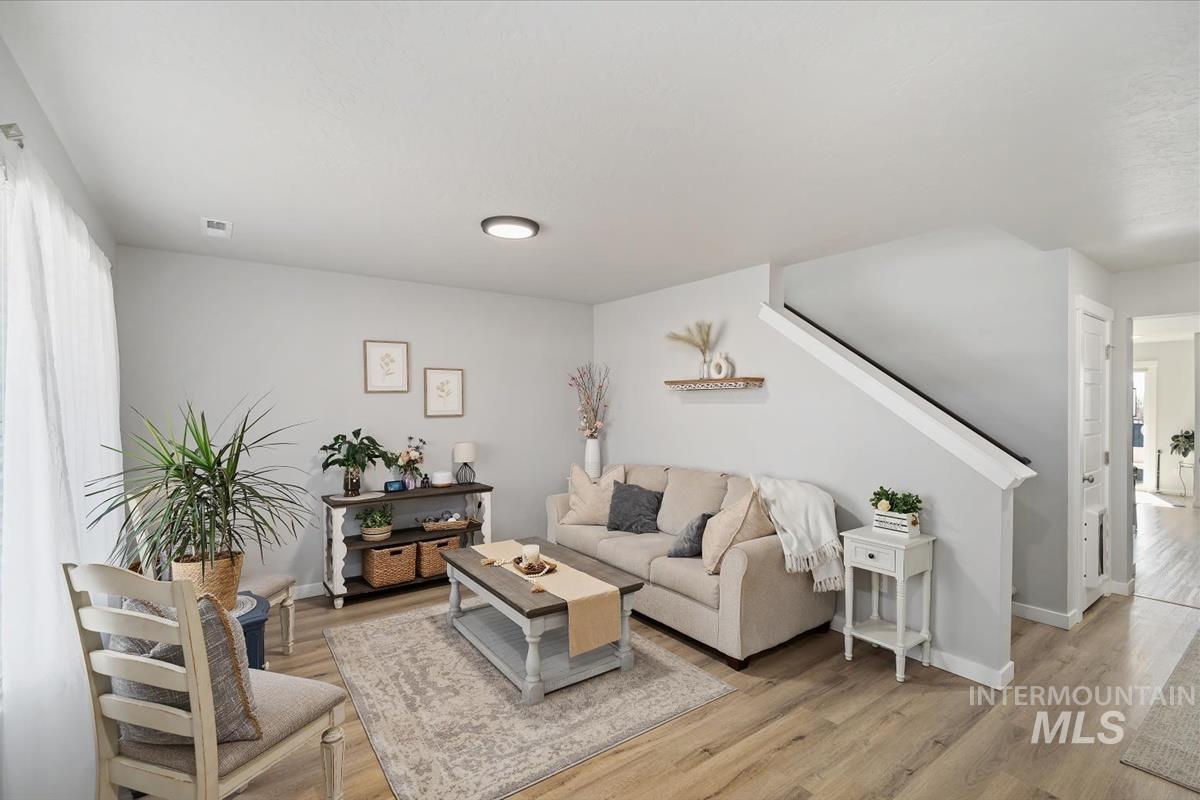 11359 W Langit St, Star, Idaho 83669, 4 Bedrooms, 2.5 Bathrooms, Residential For Sale, Price $545,000,MLS 98979100