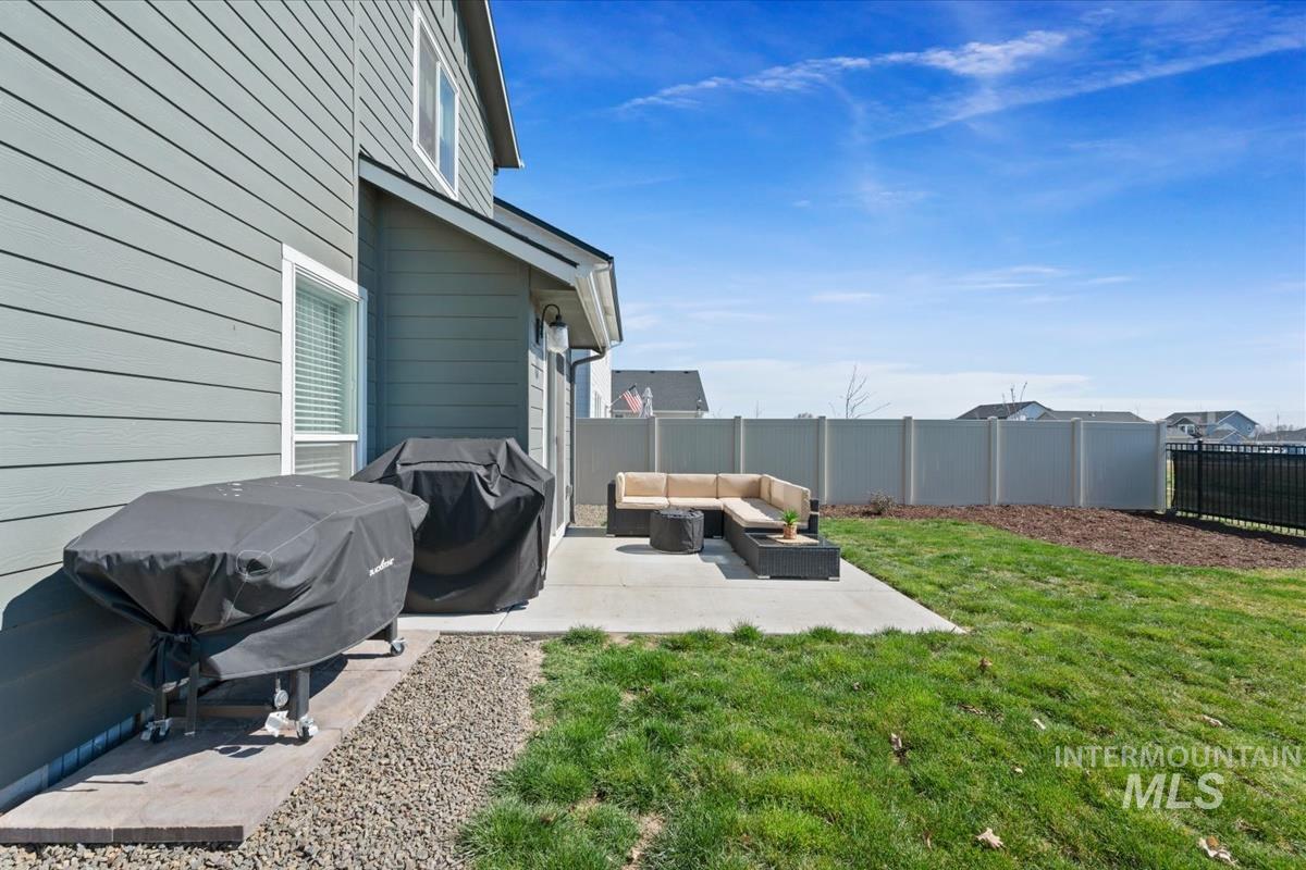 11359 W Langit St, Star, Idaho 83669, 4 Bedrooms, 2.5 Bathrooms, Residential For Sale, Price $545,000,MLS 98979100