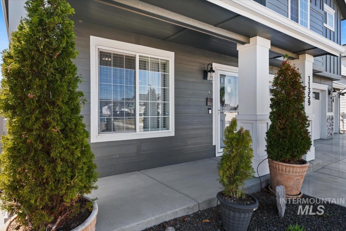 11359 W Langit St, Star, Idaho 83669, 4 Bedrooms, 2.5 Bathrooms, Residential For Sale, Price $545,000,MLS 98979100