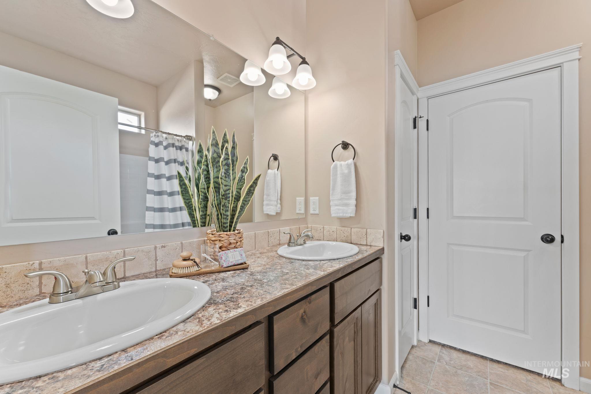 1001 13th Street, Rupert, Idaho 83350, 3 Bedrooms, 2 Bathrooms, Residential For Sale, Price $315,000, 98979103