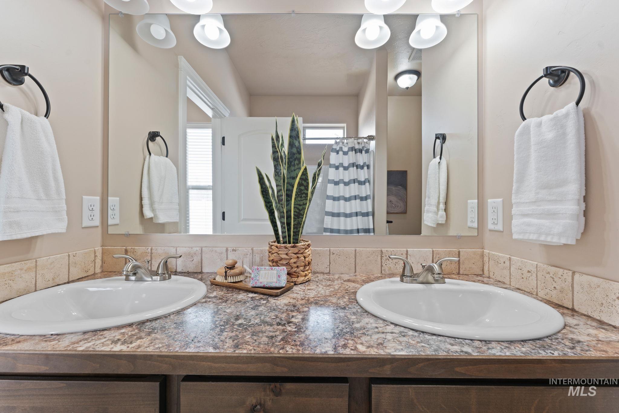 1001 13th Street, Rupert, Idaho 83350, 3 Bedrooms, 2 Bathrooms, Residential For Sale, Price $315,000, 98979103