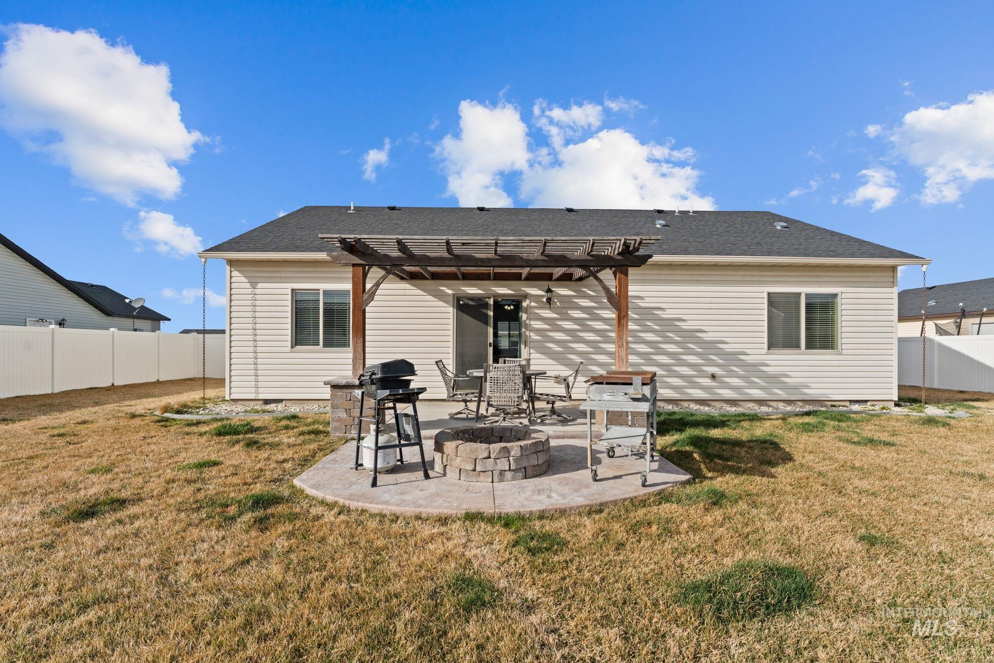 1001 13th Street, Rupert, Idaho 83350, 3 Bedrooms, 2 Bathrooms, Residential For Sale, Price $315,000, 98979103