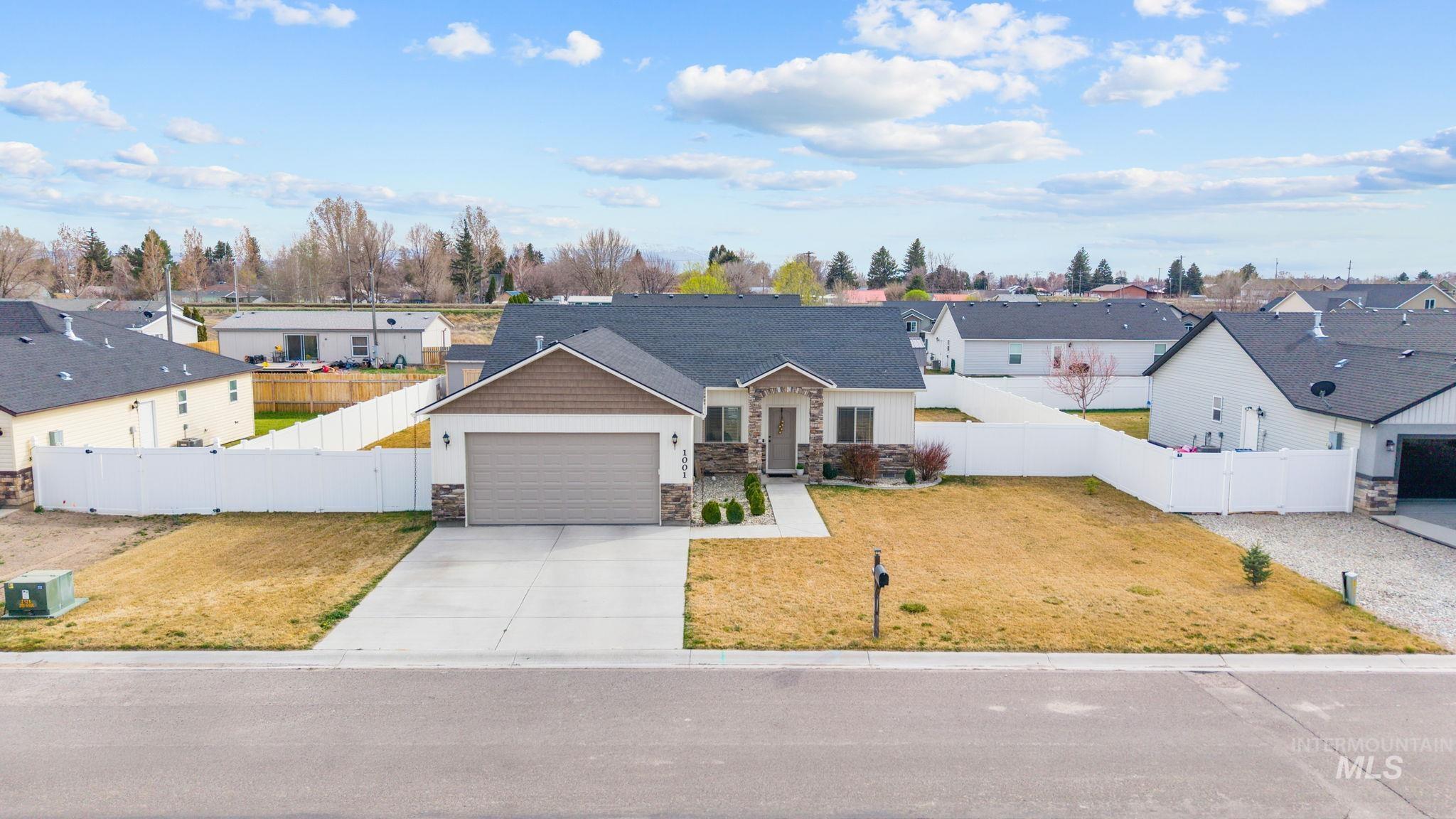 1001 13th Street, Rupert, Idaho 83350, 3 Bedrooms, 2 Bathrooms, Residential For Sale, Price $315,000, 98979103