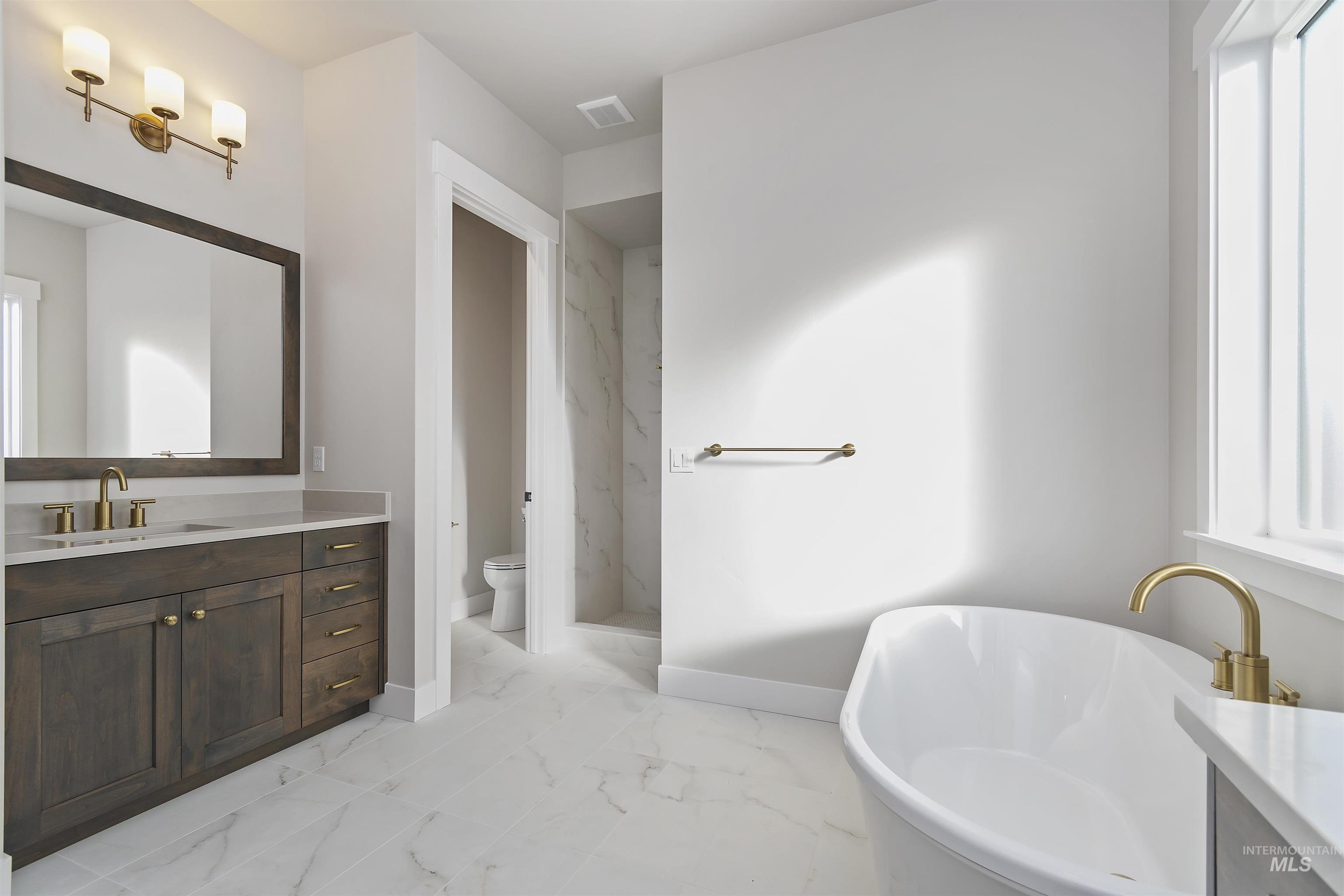 7082 W NEWTON ST, Eagle, Idaho 83616, 4 Bedrooms, 3 Bathrooms, Residential For Sale, Price $899,880,MLS 98979104