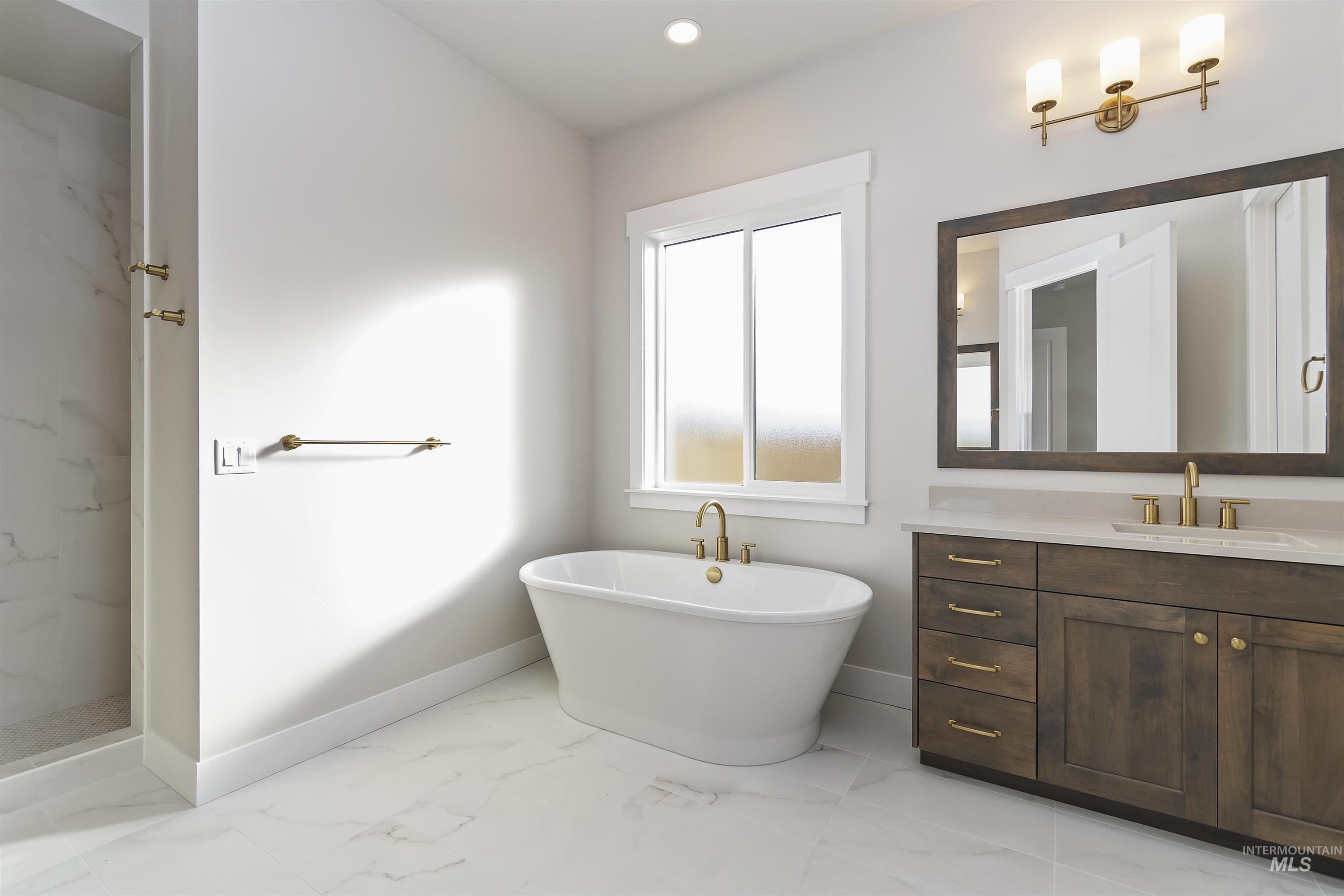 7082 W NEWTON ST, Eagle, Idaho 83616, 4 Bedrooms, 3 Bathrooms, Residential For Sale, Price $899,880,MLS 98979104