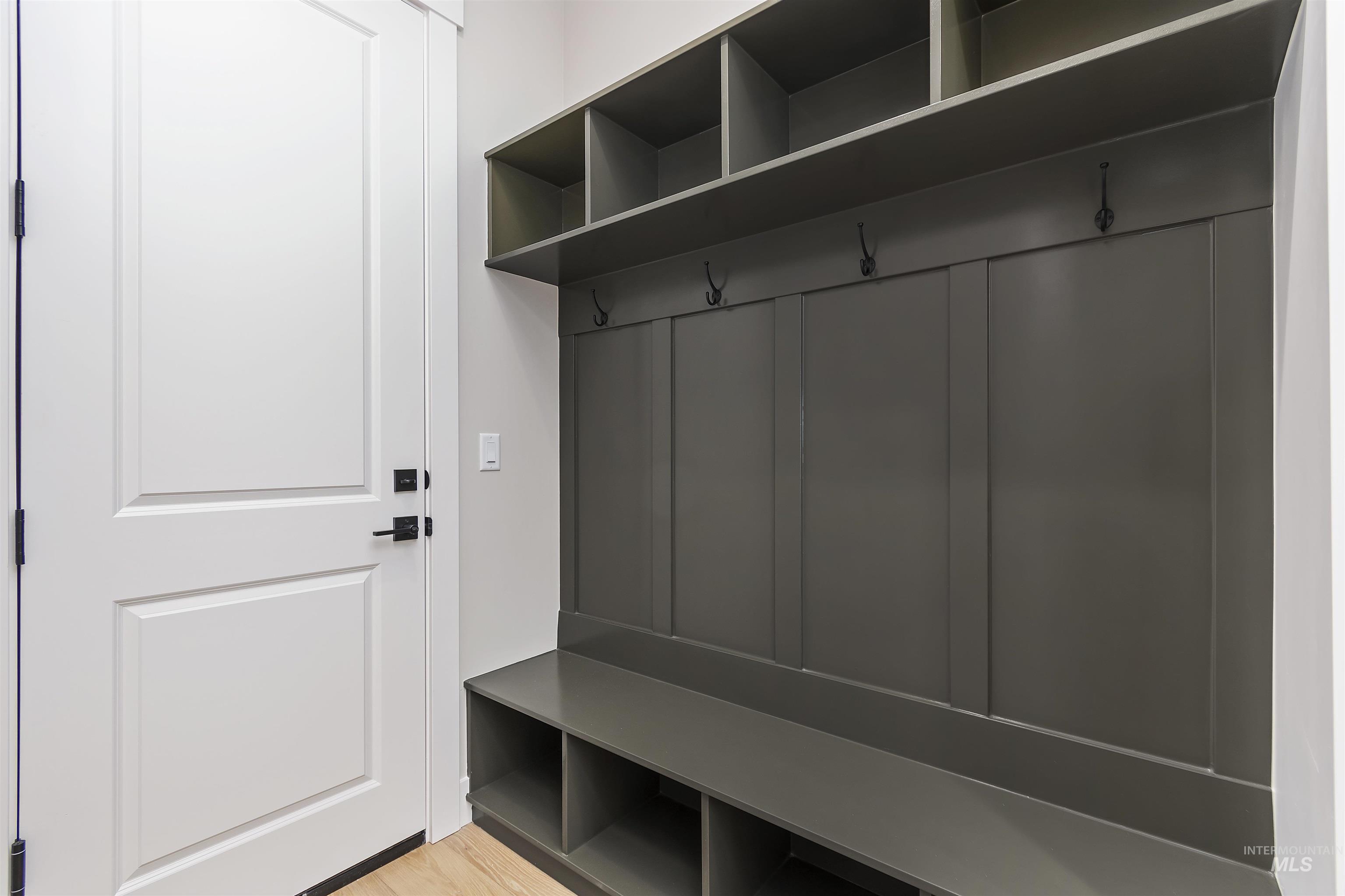 7082 W NEWTON ST, Eagle, Idaho 83616, 4 Bedrooms, 3 Bathrooms, Residential For Sale, Price $899,880,MLS 98979104