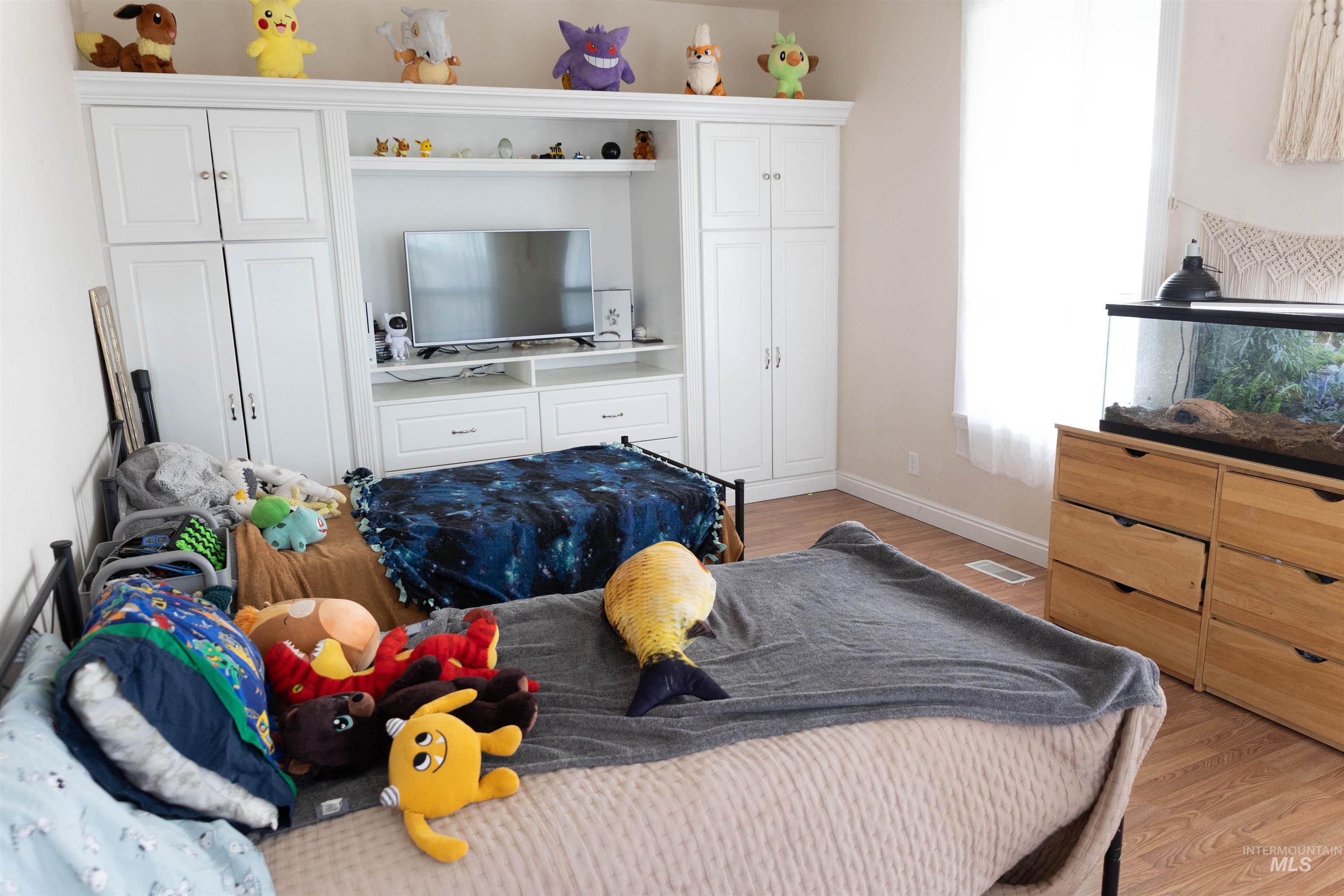 765 SW Foley St, Mountain Home, Idaho 83647-5161, 4 Bedrooms, 2.5 Bathrooms, Residential For Sale, Price $410,000, 98979109