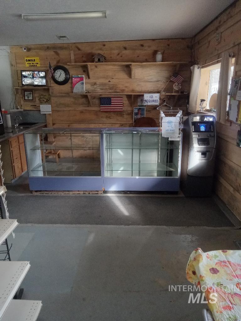 130 River Street, White Bird, Idaho 83554, 2 Bedrooms, 2.5 Bathrooms, Residential For Sale, Price $275,000,MLS 98979110