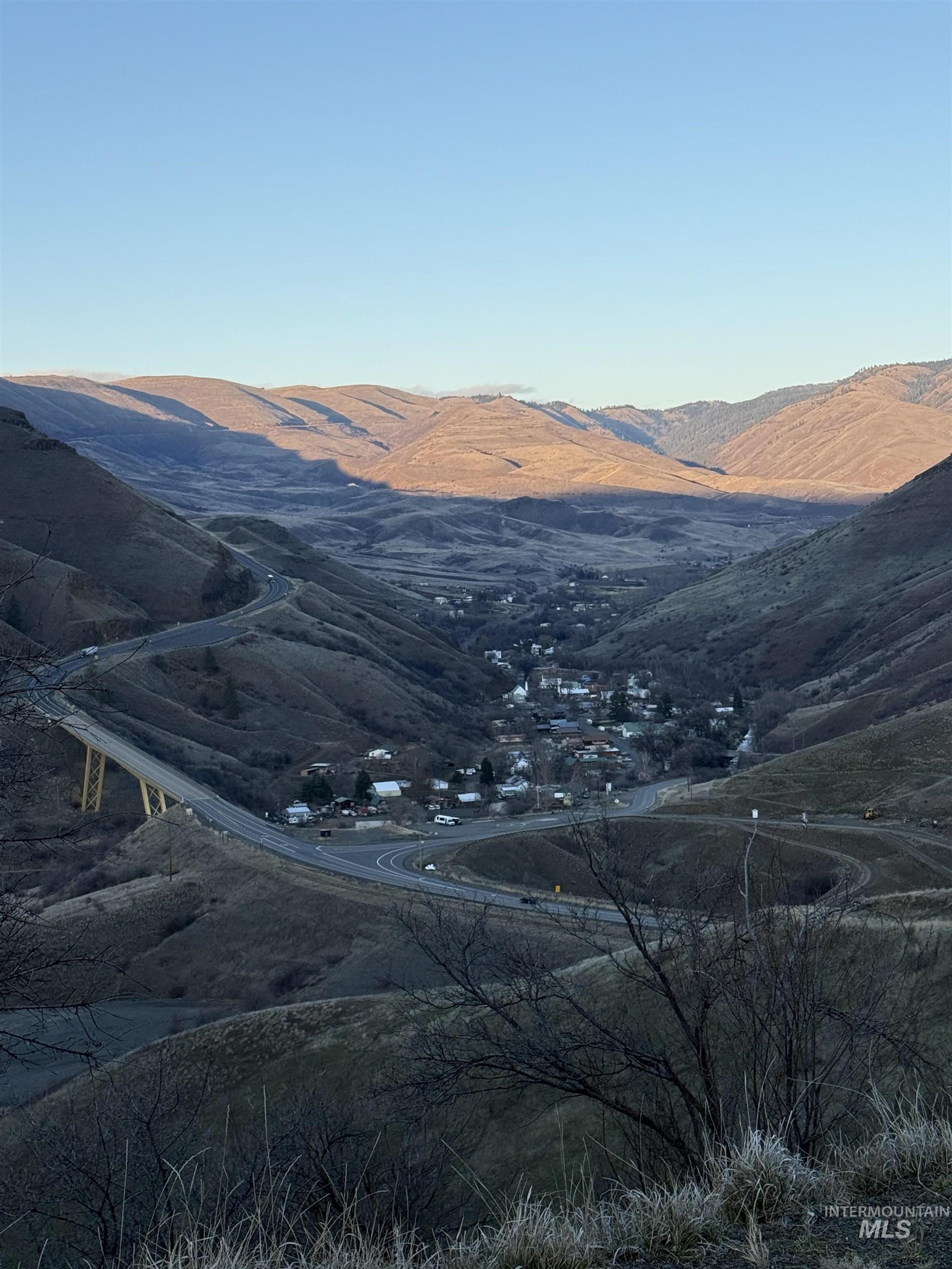 130 River Street, White Bird, Idaho 83554, 2 Bedrooms, 2.5 Bathrooms, Residential For Sale, Price $275,000,MLS 98979110