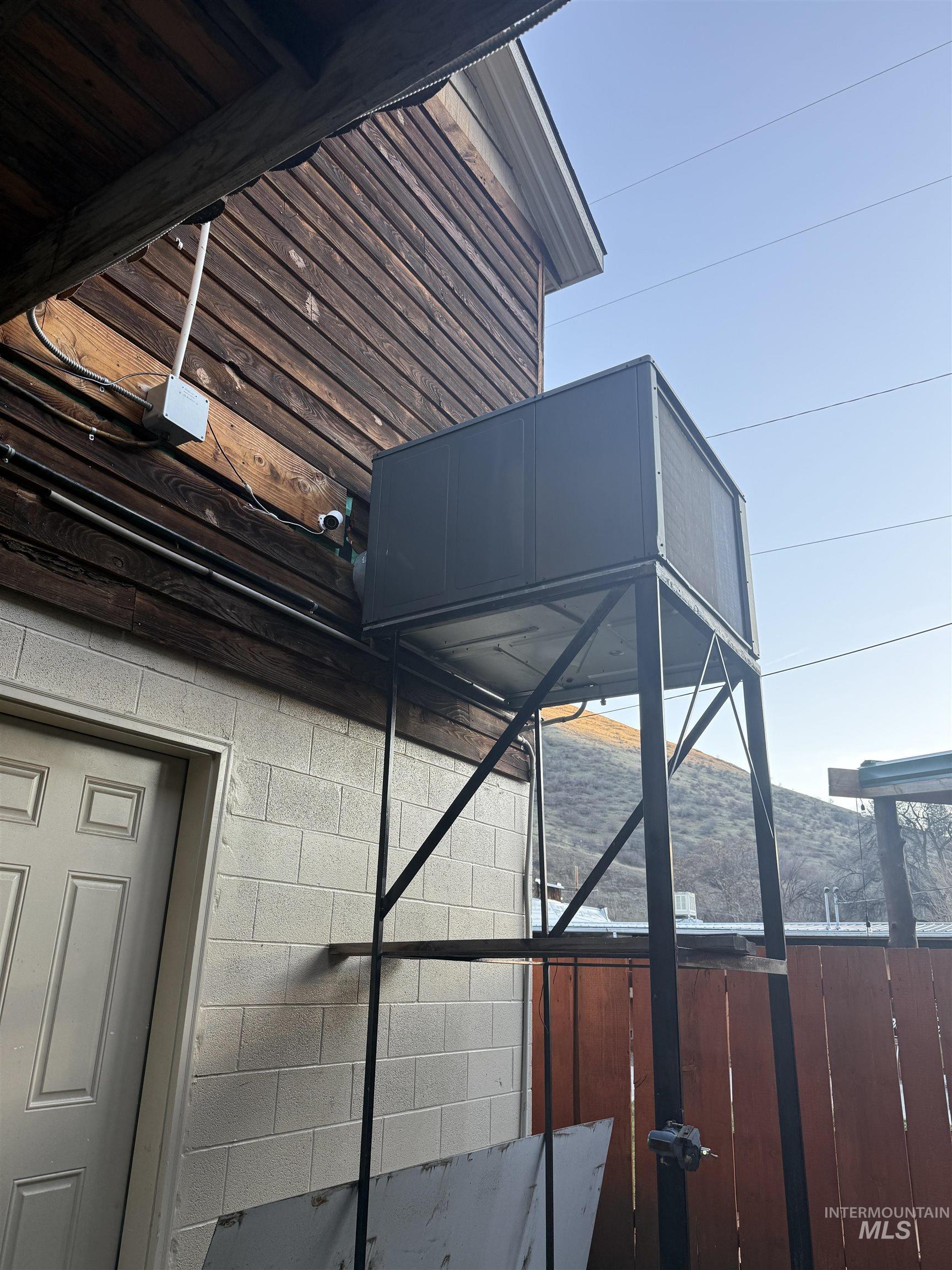 130 River Street, White Bird, Idaho 83554, 2 Bedrooms, 2.5 Bathrooms, Residential For Sale, Price $275,000,MLS 98979110