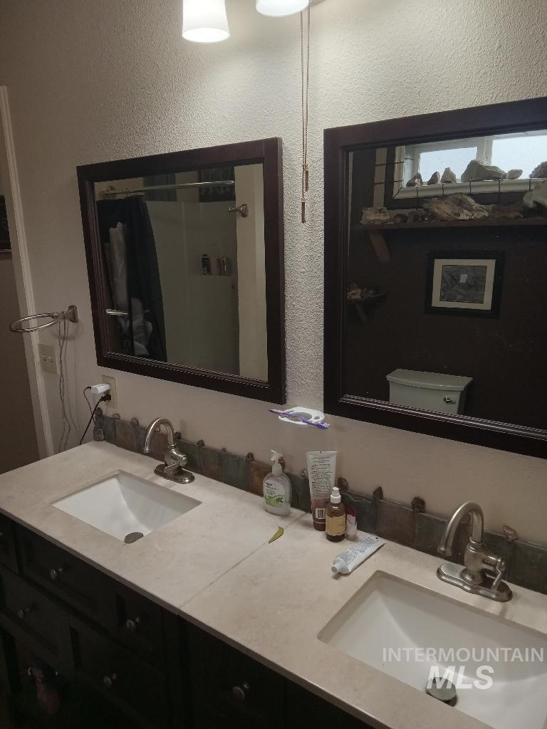 130 River Street, White Bird, Idaho 83554, 2 Bedrooms, 2.5 Bathrooms, Residential For Sale, Price $275,000,MLS 98979110