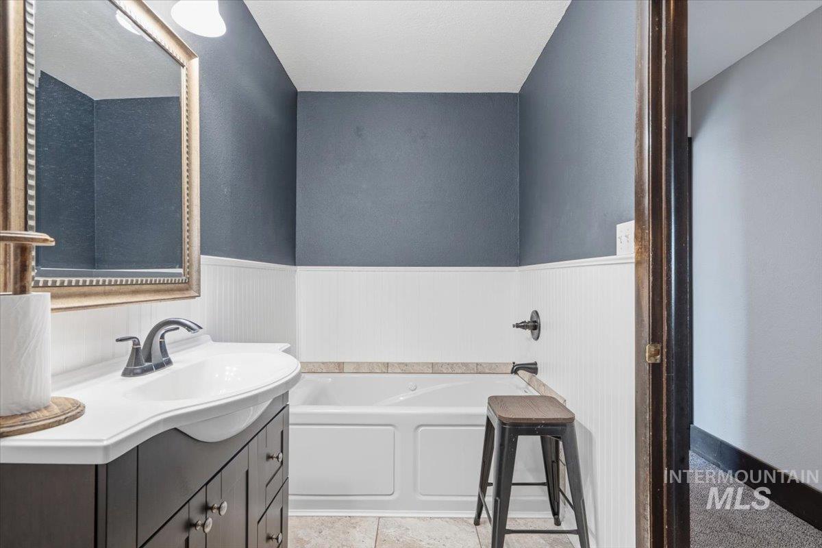 7771 Elmore Rd, Fruitland, Idaho 83619, 4 Bedrooms, 3 Bathrooms, Residential For Sale, Price $799,900,MLS 98979112