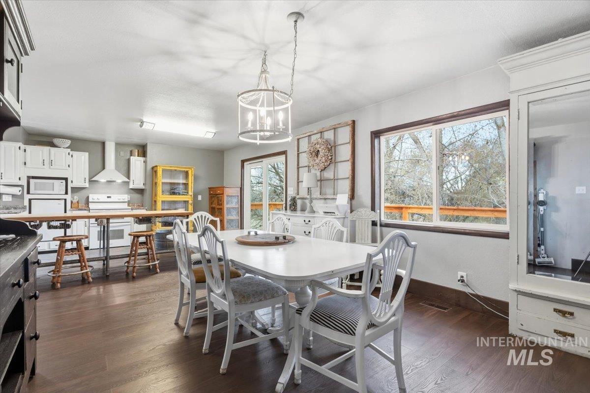 7771 Elmore Rd, Fruitland, Idaho 83619, 4 Bedrooms, 3 Bathrooms, Residential For Sale, Price $799,900,MLS 98979112