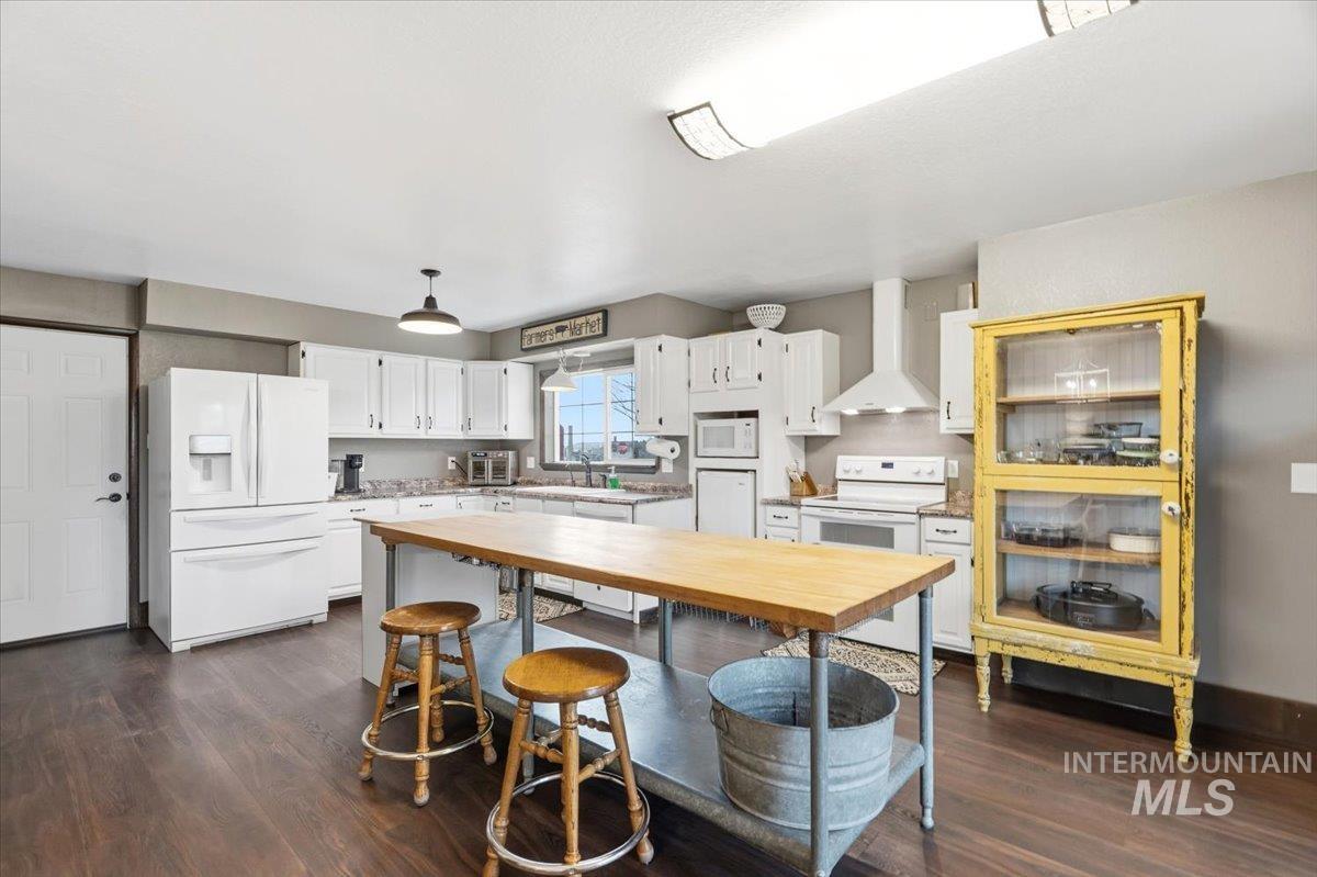 7771 Elmore Rd, Fruitland, Idaho 83619, 4 Bedrooms, 3 Bathrooms, Residential For Sale, Price $775,000, 98979112