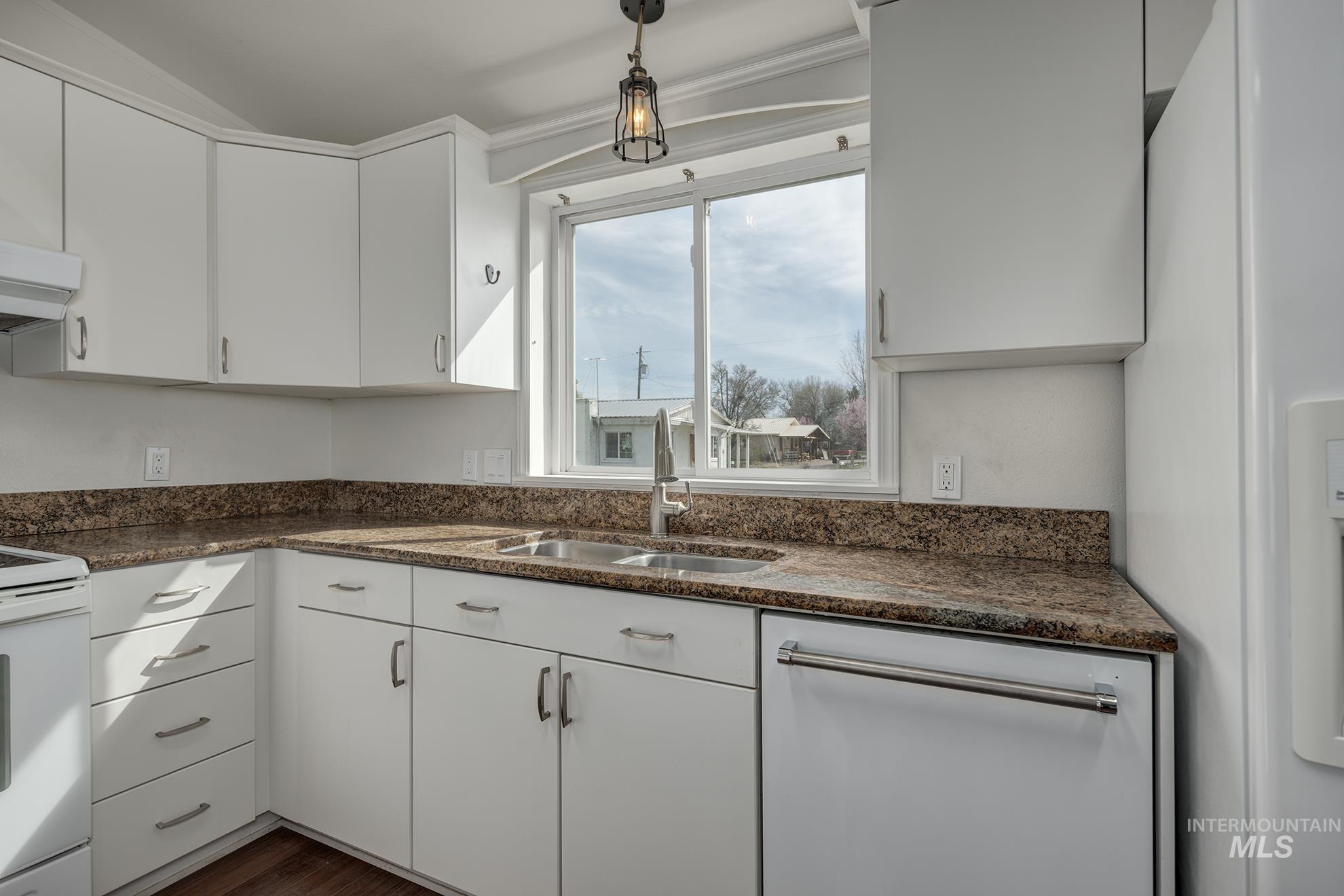 28650 Rocky Road, Parma, Idaho 83660, 3 Bedrooms, 2 Bathrooms, Residential For Sale, Price $419,999, 98979116