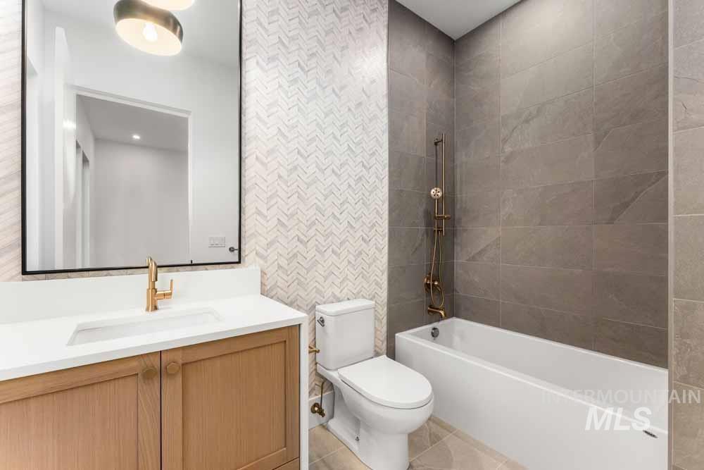 2426 S Globe Lane, Boise, Idaho 83716, 4 Bedrooms, 5.5 Bathrooms, Residential For Sale, Price $2,449,000,MLS 98979118