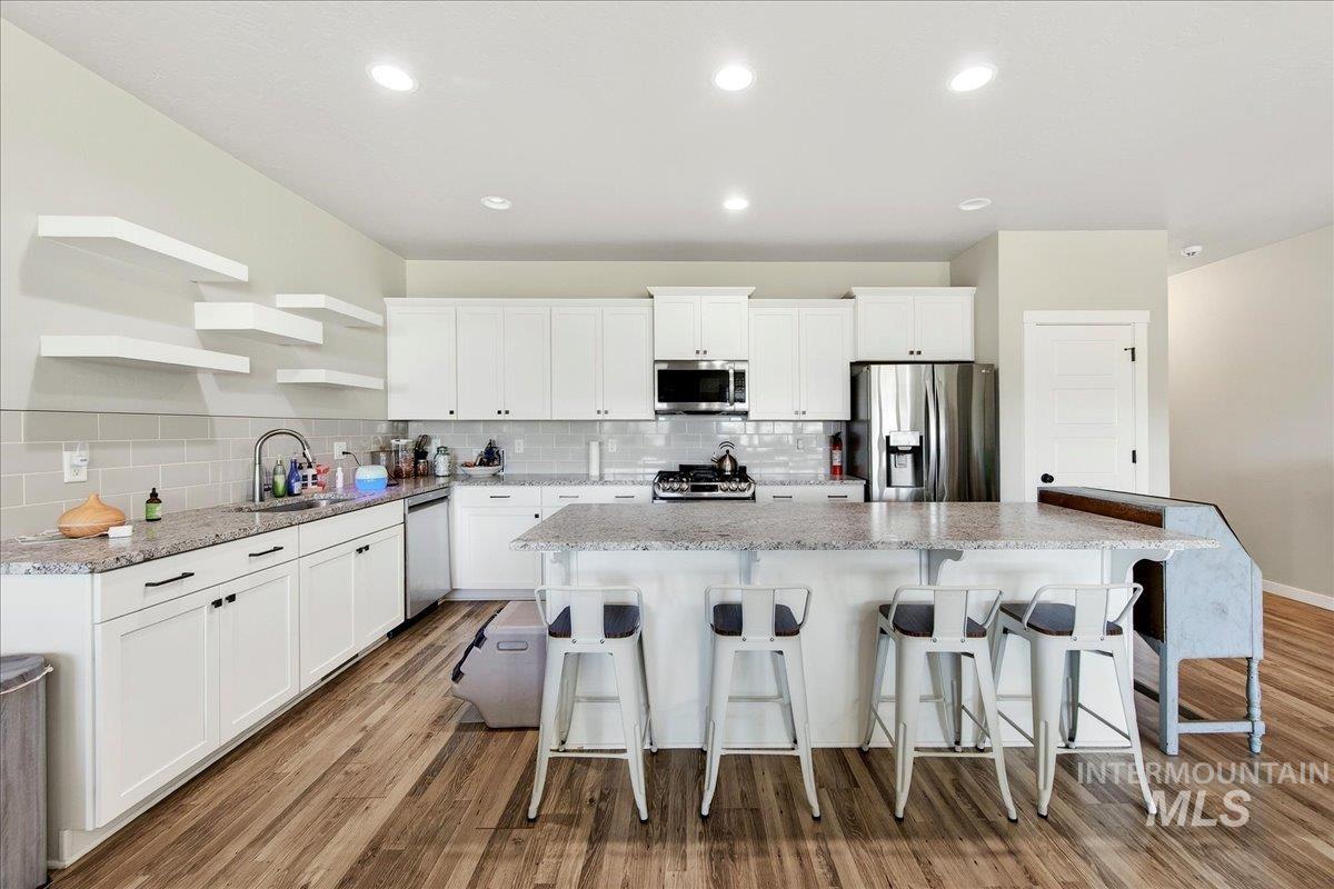 336 N Bay Haven Ave, Kuna, Idaho 83634, 3 Bedrooms, 2 Bathrooms, Residential For Sale, Price $415,000, 98979119