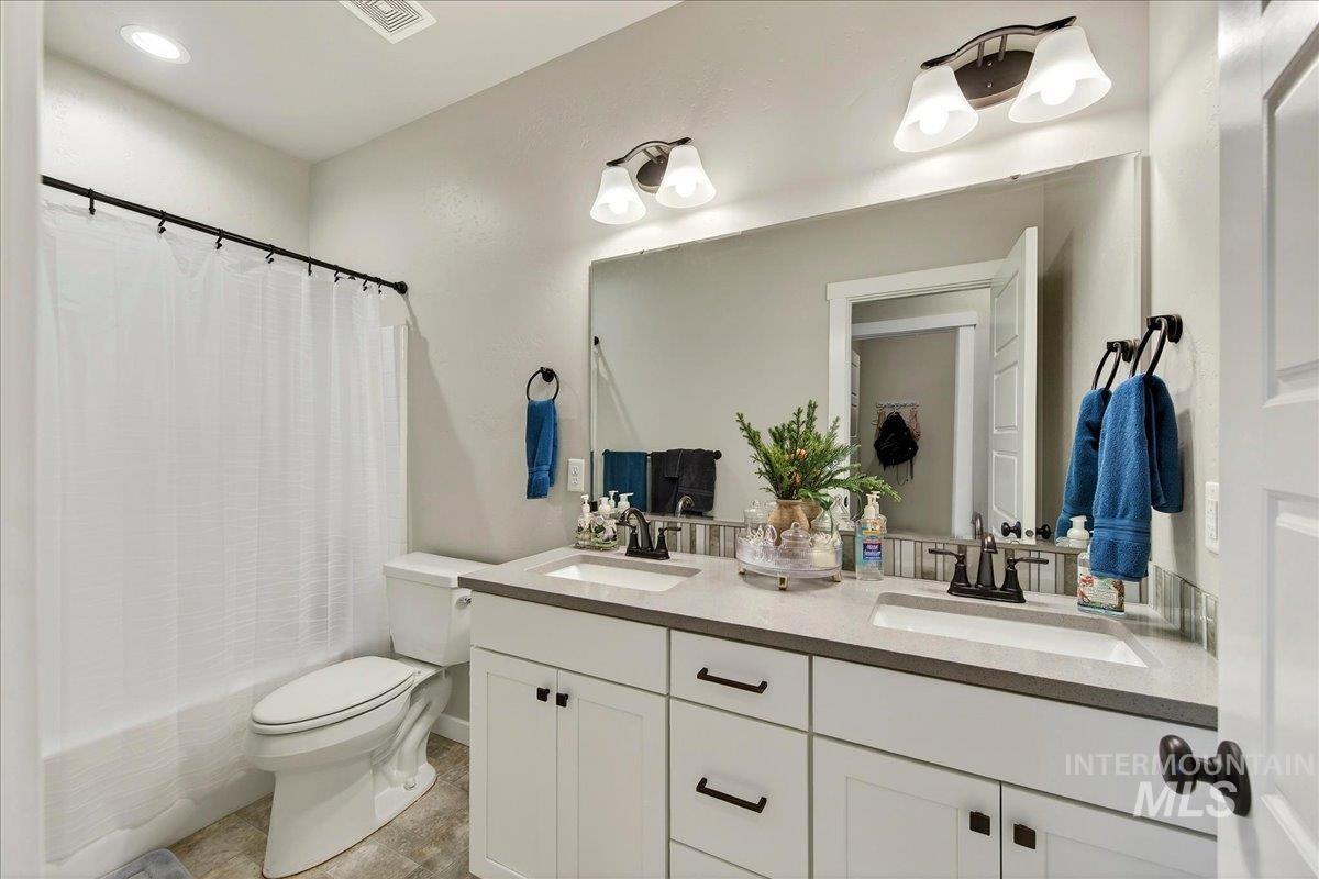 336 N Bay Haven Ave, Kuna, Idaho 83634, 3 Bedrooms, 2 Bathrooms, Residential For Sale, Price $415,000, 98979119