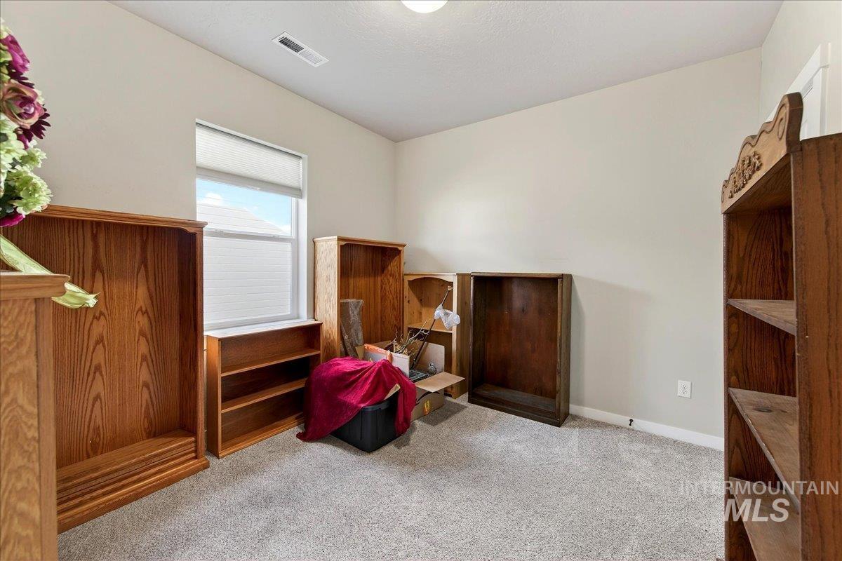 336 N Bay Haven Ave, Kuna, Idaho 83634, 3 Bedrooms, 2 Bathrooms, Residential For Sale, Price $415,000, 98979119