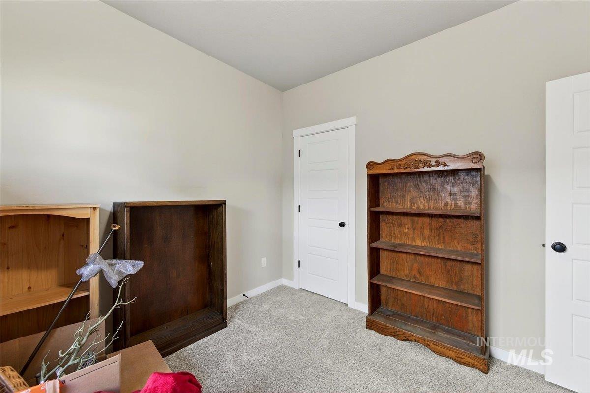 336 N Bay Haven Ave, Kuna, Idaho 83634, 3 Bedrooms, 2 Bathrooms, Residential For Sale, Price $415,000, 98979119