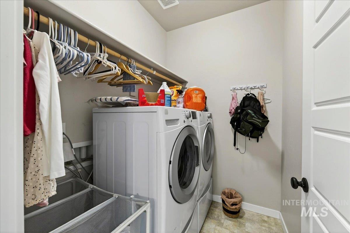 336 N Bay Haven Ave, Kuna, Idaho 83634, 3 Bedrooms, 2 Bathrooms, Residential For Sale, Price $415,000, 98979119