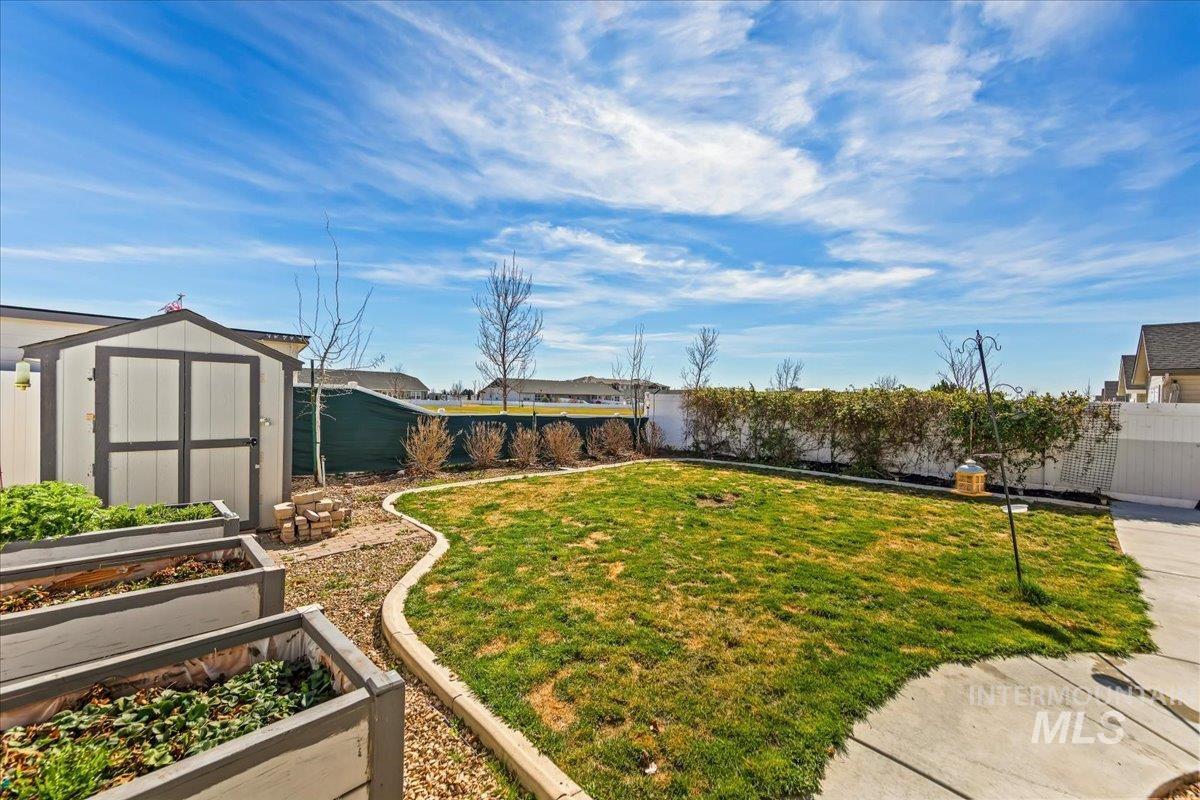 336 N Bay Haven Ave, Kuna, Idaho 83634, 3 Bedrooms, 2 Bathrooms, Residential For Sale, Price $415,000, 98979119