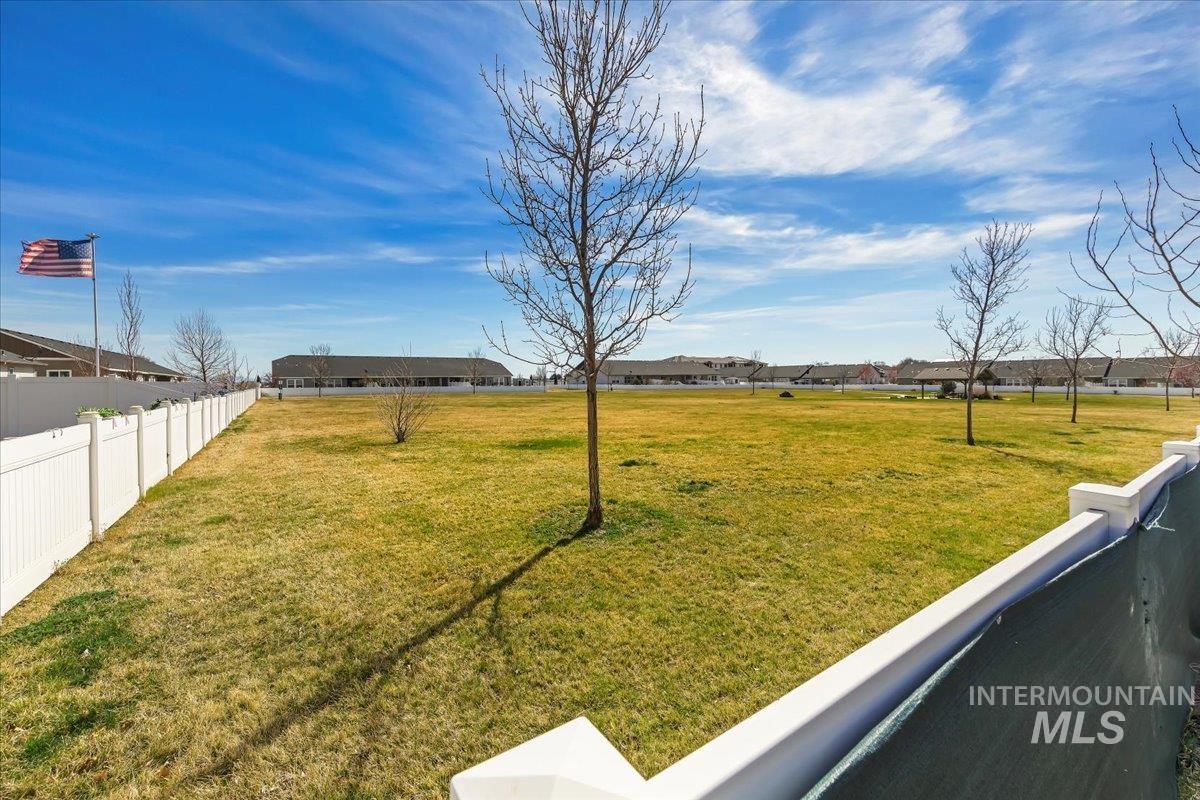 336 N Bay Haven Ave, Kuna, Idaho 83634, 3 Bedrooms, 2 Bathrooms, Residential For Sale, Price $415,000, 98979119