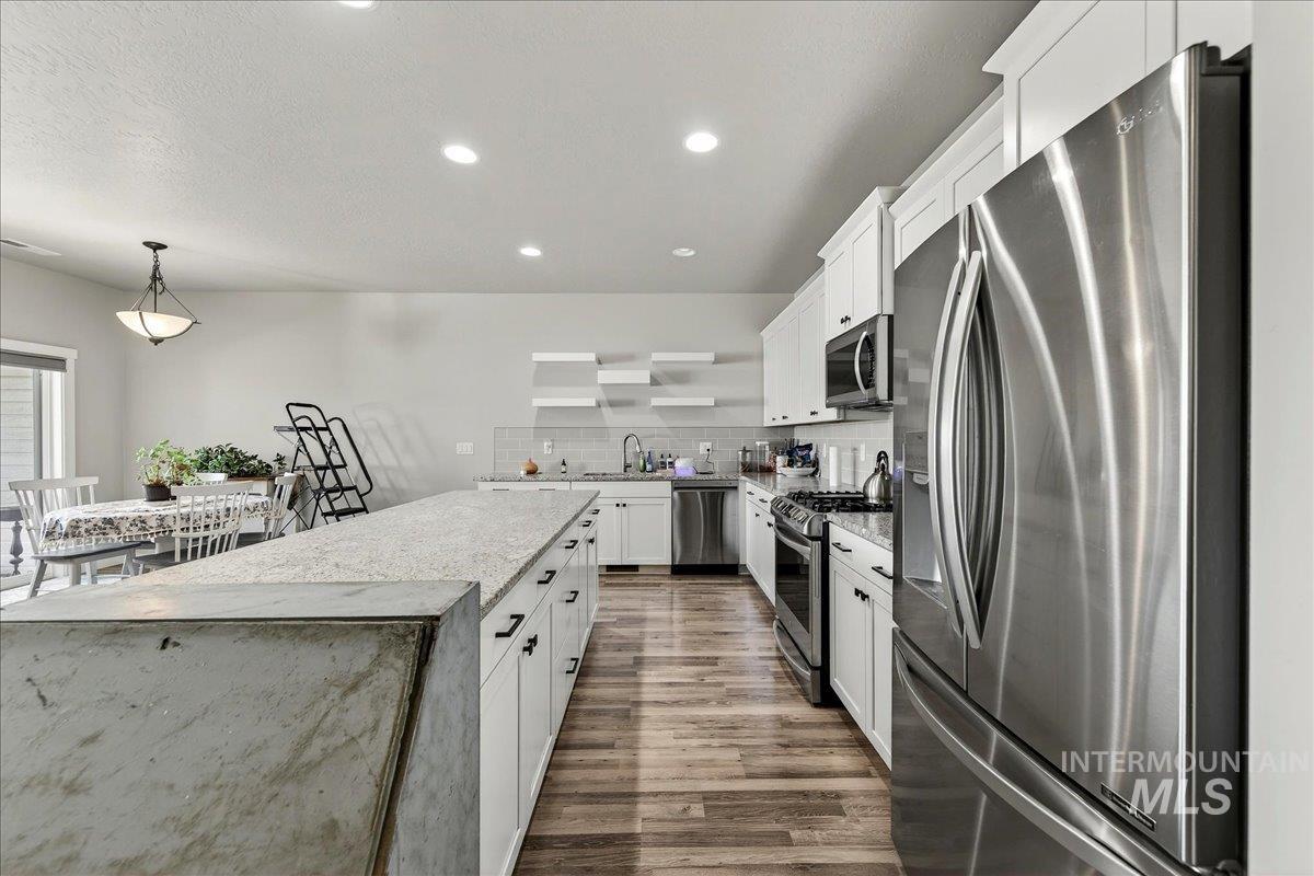 336 N Bay Haven Ave, Kuna, Idaho 83634, 3 Bedrooms, 2 Bathrooms, Residential For Sale, Price $415,000, 98979119