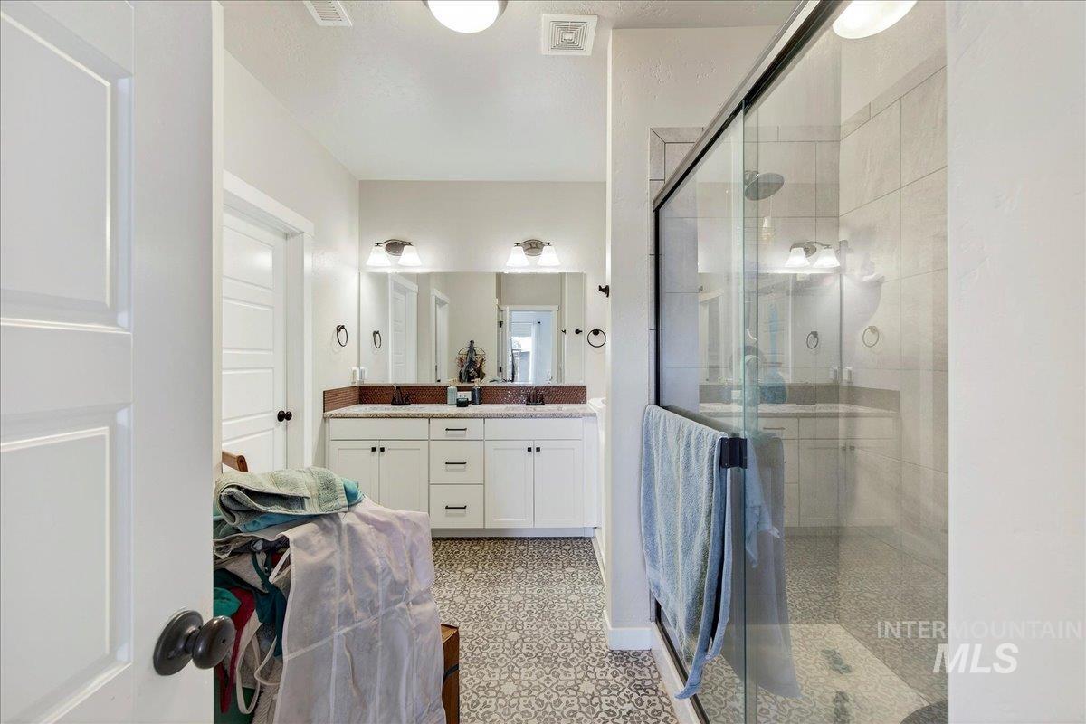 336 N Bay Haven Ave, Kuna, Idaho 83634, 3 Bedrooms, 2 Bathrooms, Residential For Sale, Price $415,000, 98979119