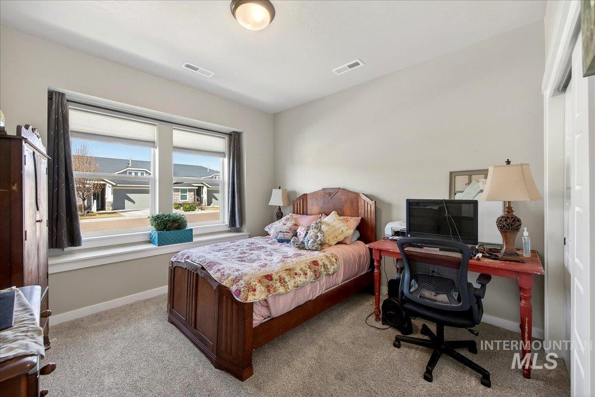 336 N Bay Haven Ave, Kuna, Idaho 83634, 3 Bedrooms, 2 Bathrooms, Residential For Sale, Price $415,000, 98979119