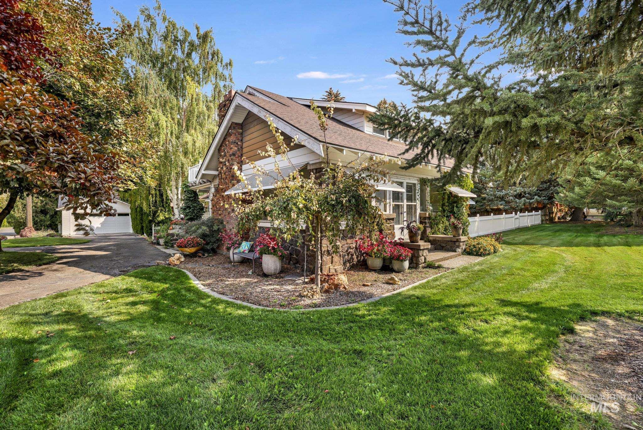 916 Hankins Rd N, Twin Falls, Idaho 83301, 3 Bedrooms, 4 Bathrooms, Residential For Sale, Price $750,000,MLS 98979120