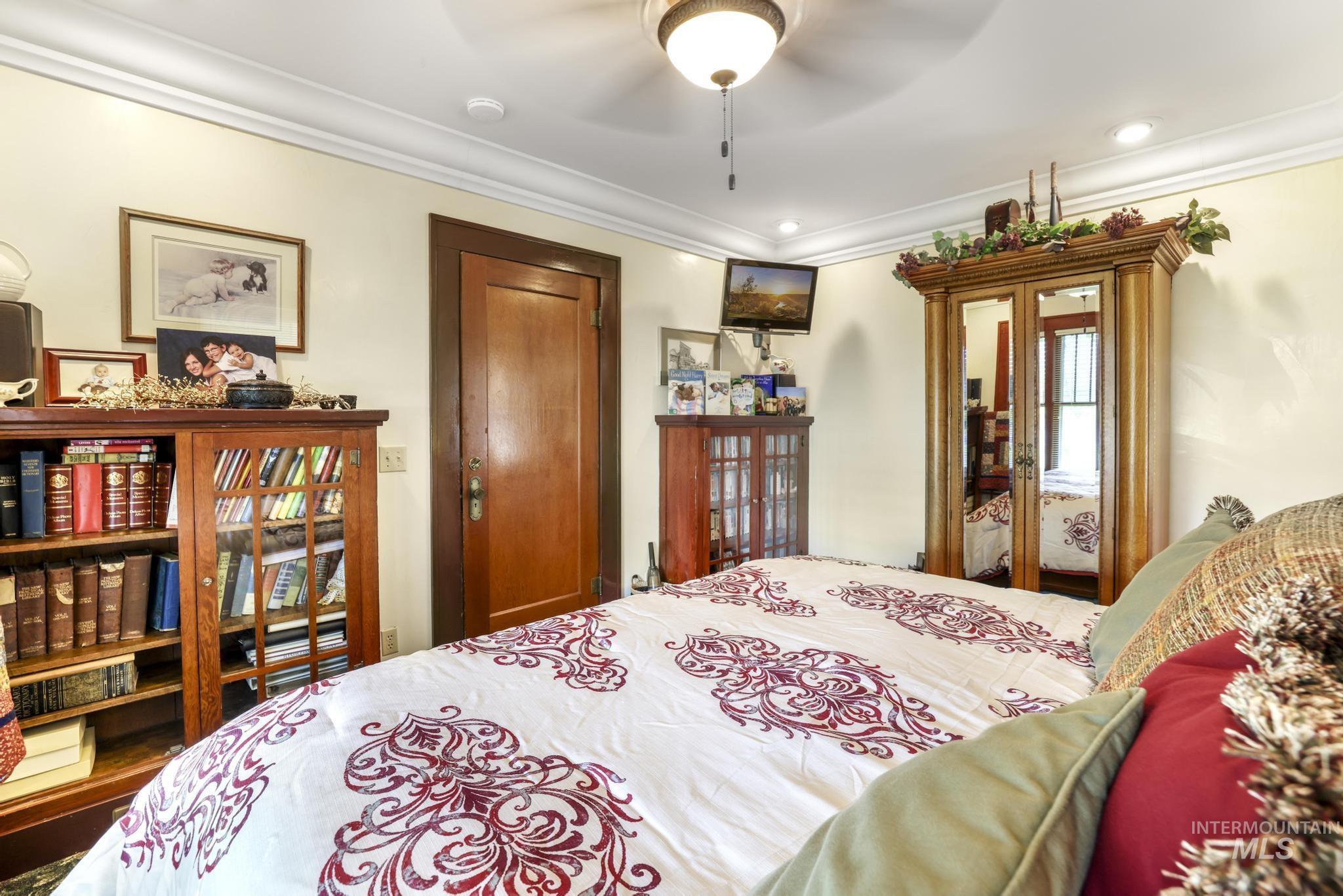 916 Hankins Rd N, Twin Falls, Idaho 83301, 3 Bedrooms, 4 Bathrooms, Residential For Sale, Price $750,000,MLS 98979120