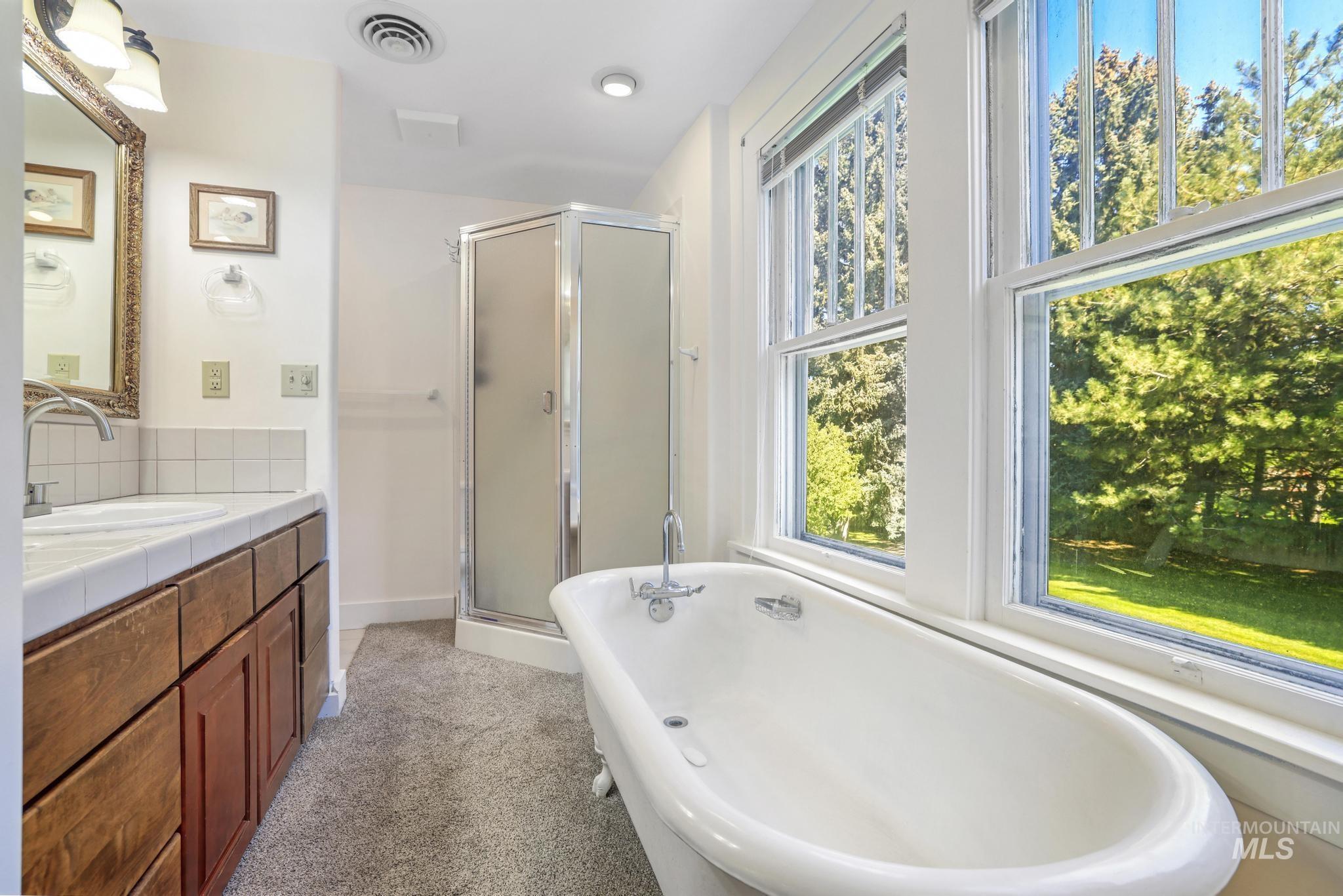 916 Hankins Rd N, Twin Falls, Idaho 83301, 3 Bedrooms, 4 Bathrooms, Residential For Sale, Price $750,000,MLS 98979120