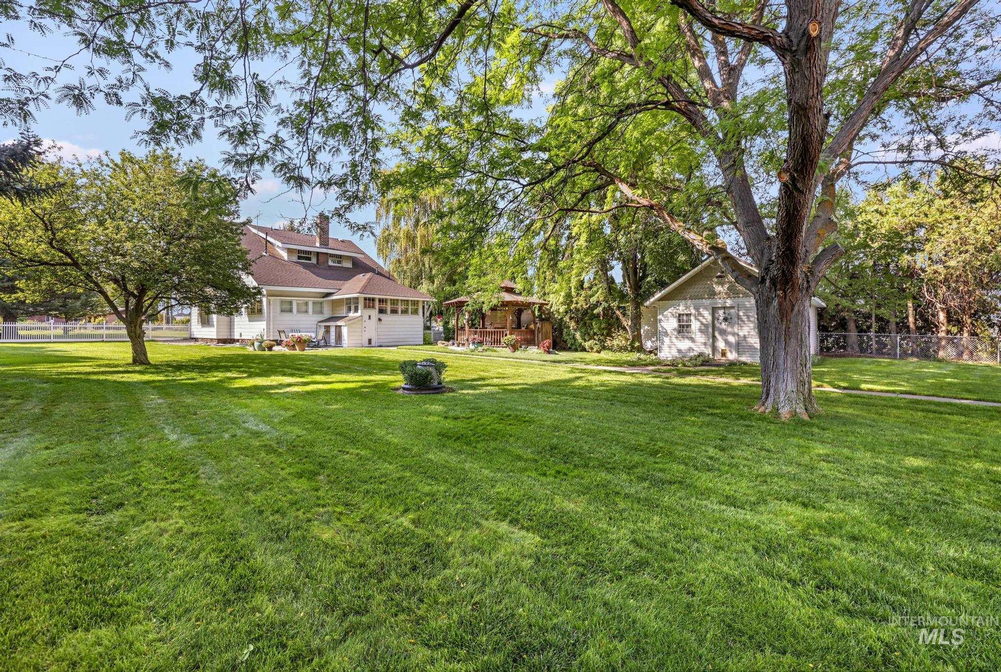 916 Hankins Rd N, Twin Falls, Idaho 83301, 3 Bedrooms, 4 Bathrooms, Residential For Sale, Price $750,000,MLS 98979120