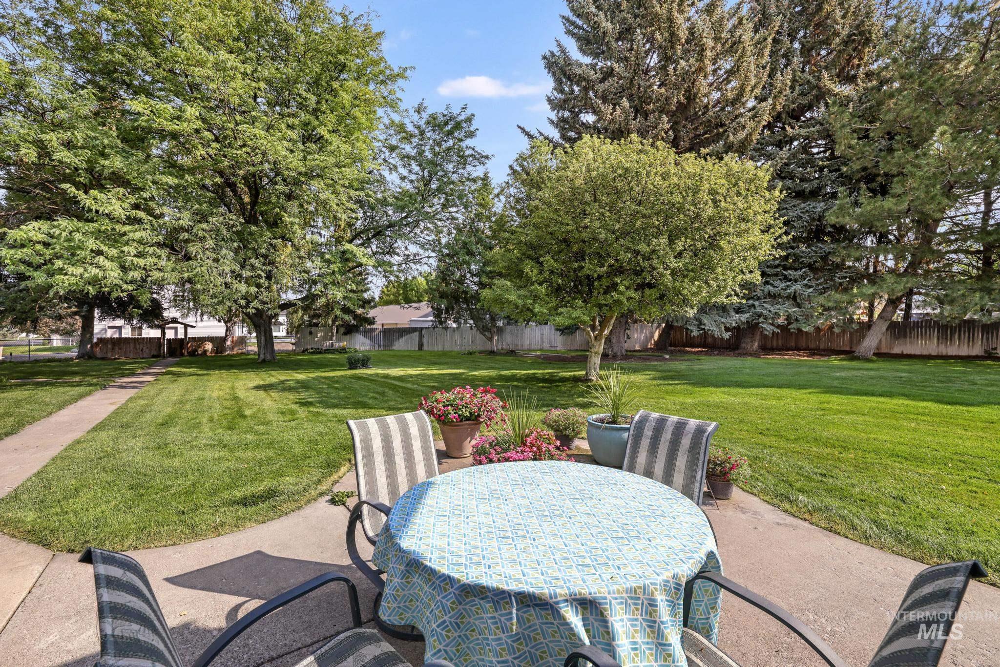 916 Hankins Rd N, Twin Falls, Idaho 83301, 3 Bedrooms, 4 Bathrooms, Residential For Sale, Price $750,000,MLS 98979120