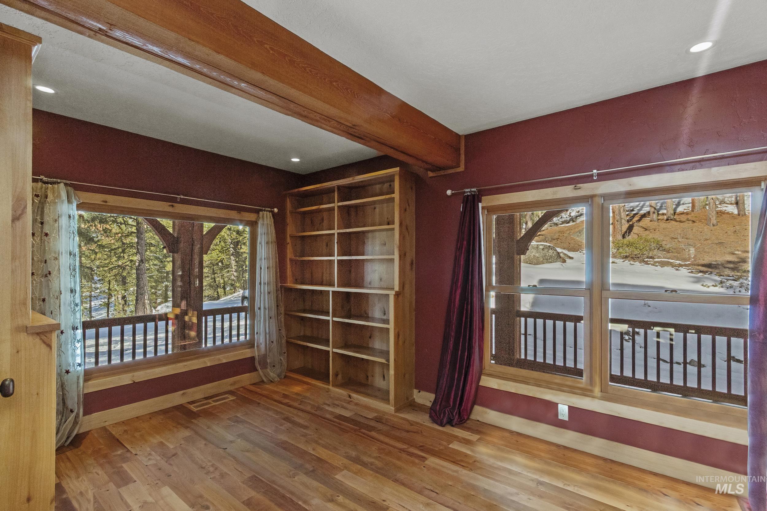 4 Chino Spur, Cascade, Idaho 83611, 3 Bedrooms, 3 Bathrooms, Residential For Sale, Price $1,700,000, 98979125