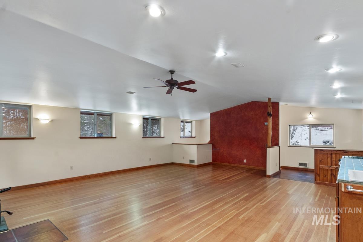 4 Chino Spur, Cascade, Idaho 83611, 3 Bedrooms, 3 Bathrooms, Residential For Sale, Price $1,700,000, 98979125