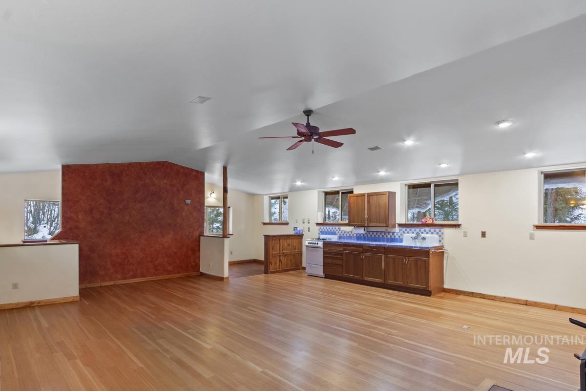 4 Chino Spur, Cascade, Idaho 83611, 3 Bedrooms, 3 Bathrooms, Residential For Sale, Price $1,700,000, 98979125