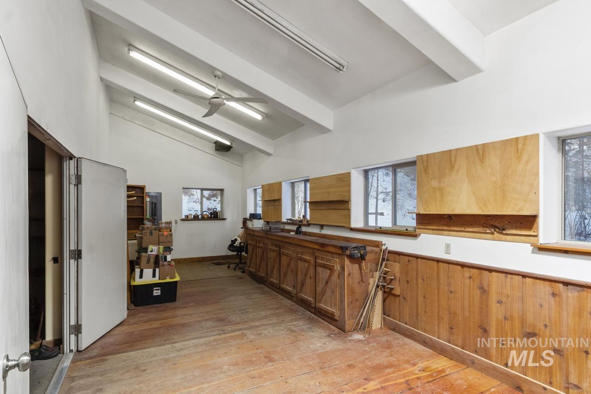 4 Chino Spur, Cascade, Idaho 83611, 3 Bedrooms, 3 Bathrooms, Residential For Sale, Price $1,700,000, 98979125