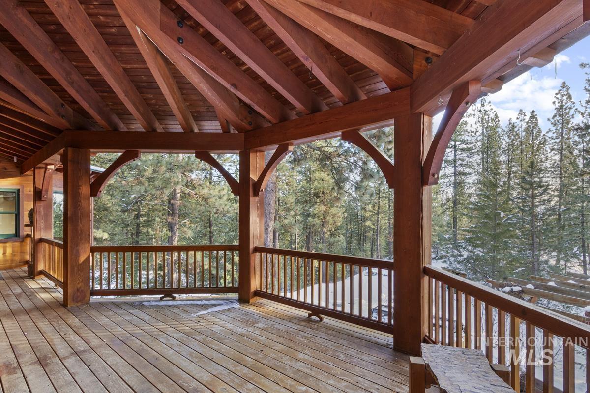 4 Chino Spur, Cascade, Idaho 83611, 3 Bedrooms, 3 Bathrooms, Residential For Sale, Price $1,700,000, 98979125