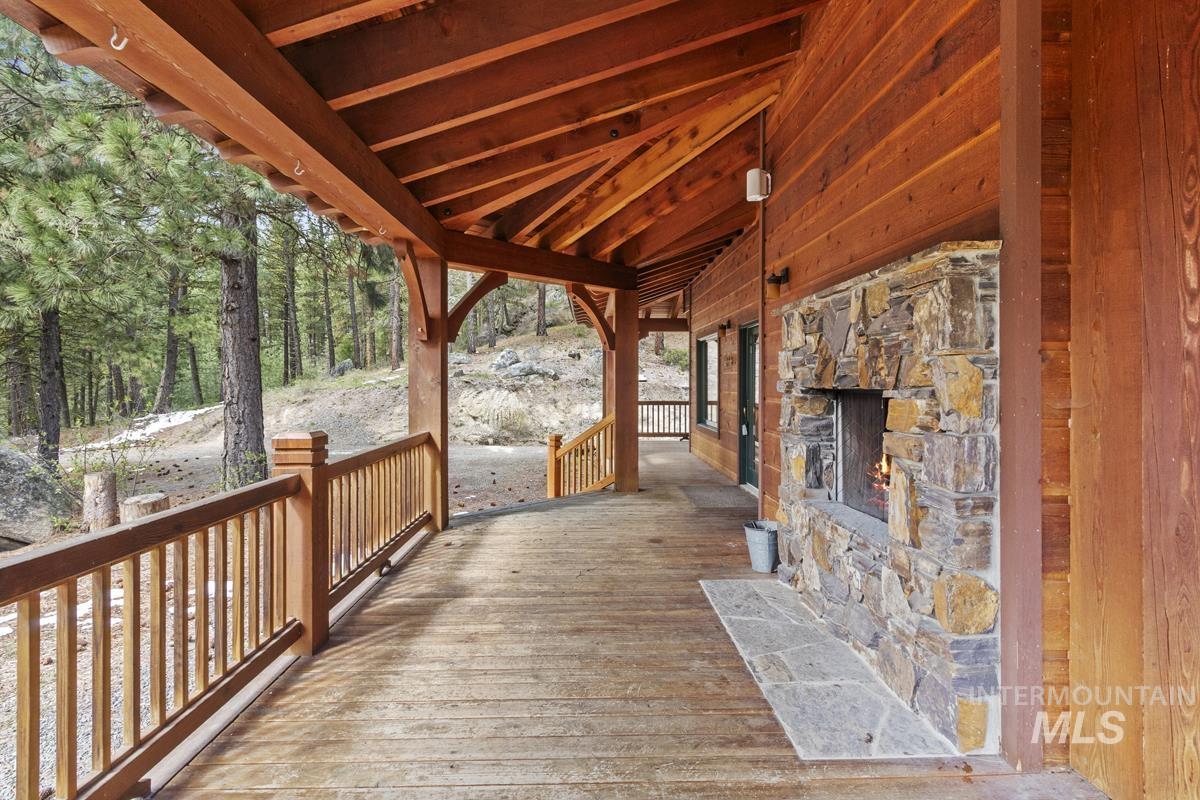 4 Chino Spur, Cascade, Idaho 83611, 3 Bedrooms, 3 Bathrooms, Residential For Sale, Price $1,700,000, 98979125