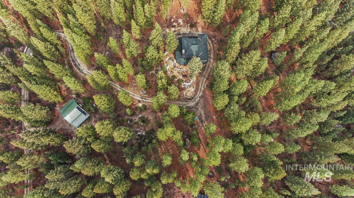 4 Chino Spur, Cascade, Idaho 83611, 3 Bedrooms, 3 Bathrooms, Residential For Sale, Price $1,700,000, 98979125