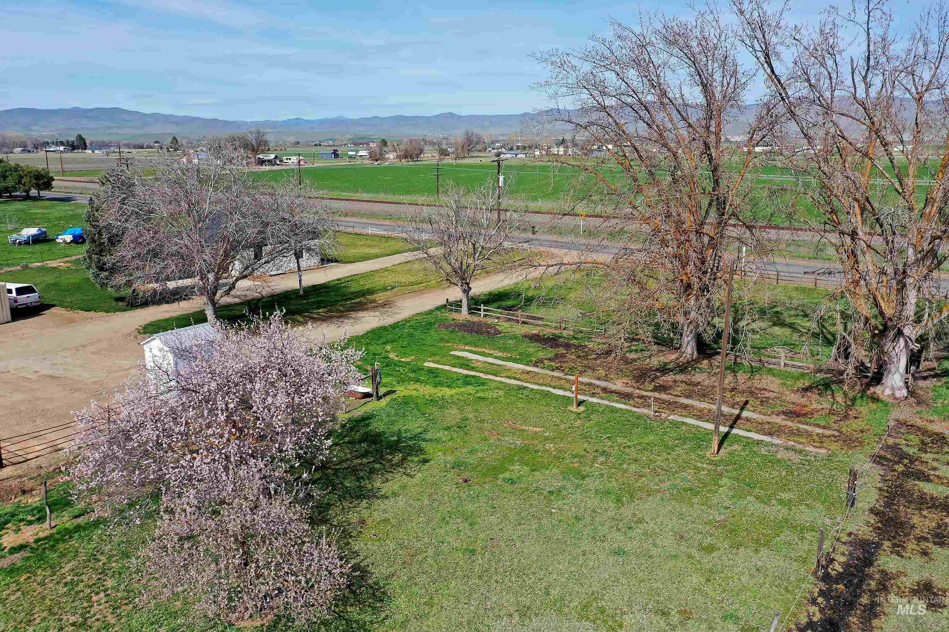 1009 County Road 70, Weiser, Idaho 83672, 3 Bedrooms, 2 Bathrooms, Residential For Sale, Price $469,000, 98979129