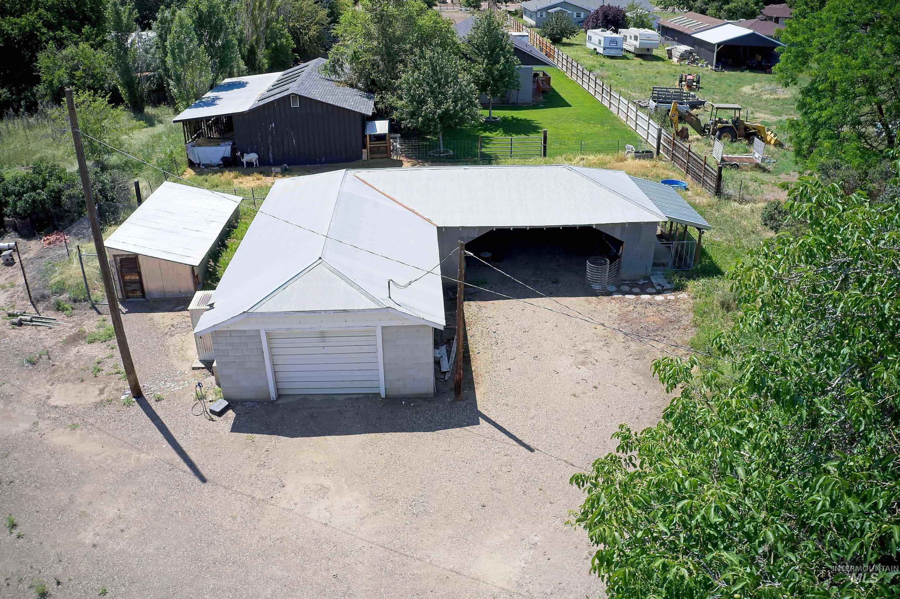 1009 County Road 70, Weiser, Idaho 83672, 3 Bedrooms, 2 Bathrooms, Residential For Sale, Price $469,000, 98979129