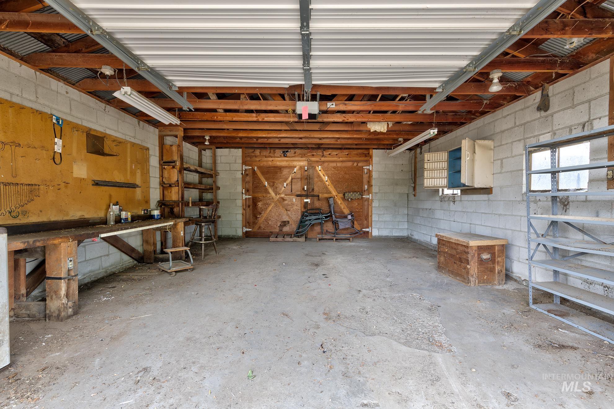 1009 County Road 70, Weiser, Idaho 83672, 3 Bedrooms, 2 Bathrooms, Residential For Sale, Price $469,000, 98979129