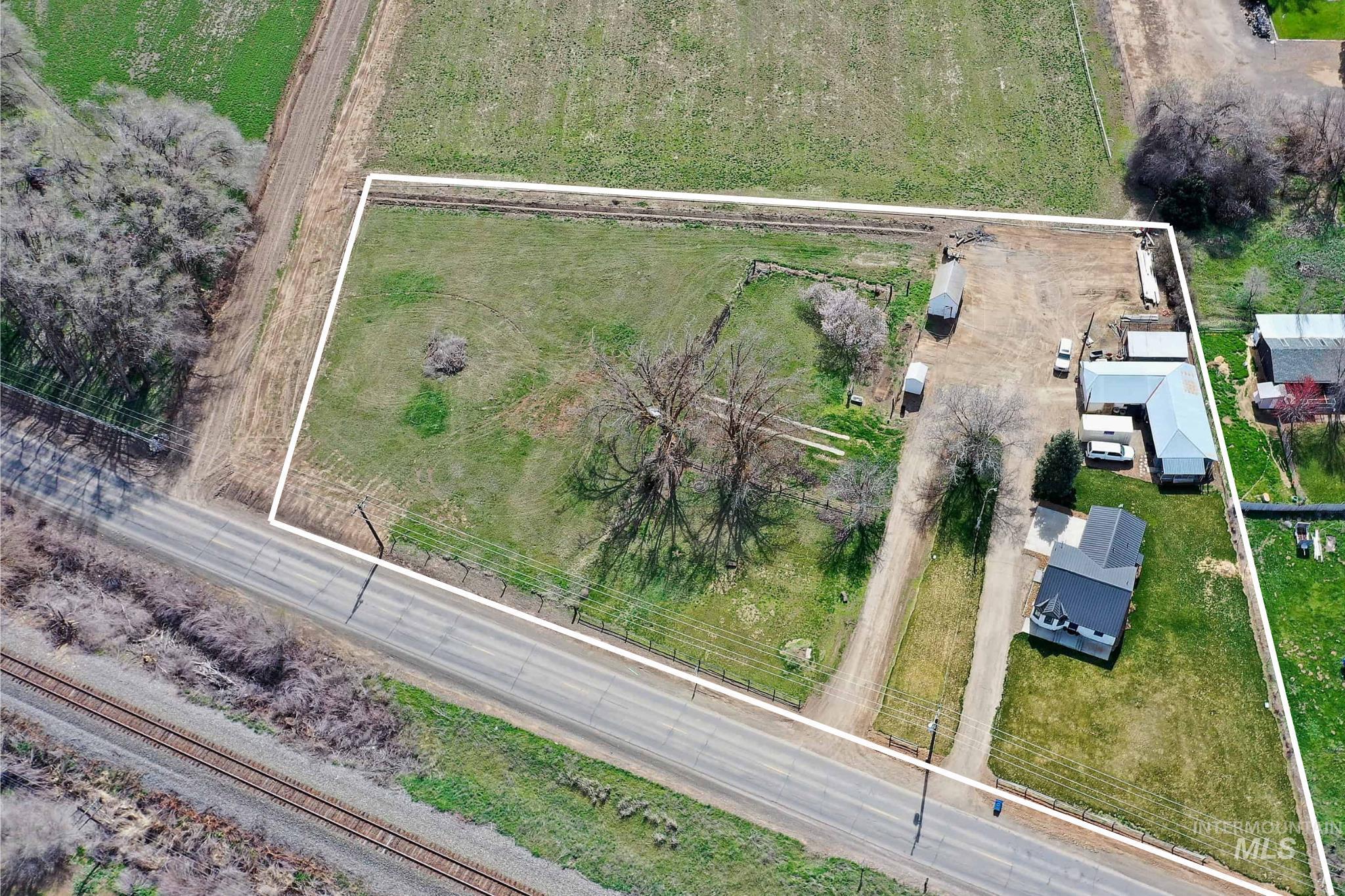 1009 County Road 70, Weiser, Idaho 83672, 3 Bedrooms, 2 Bathrooms, Residential For Sale, Price $469,000, 98979129